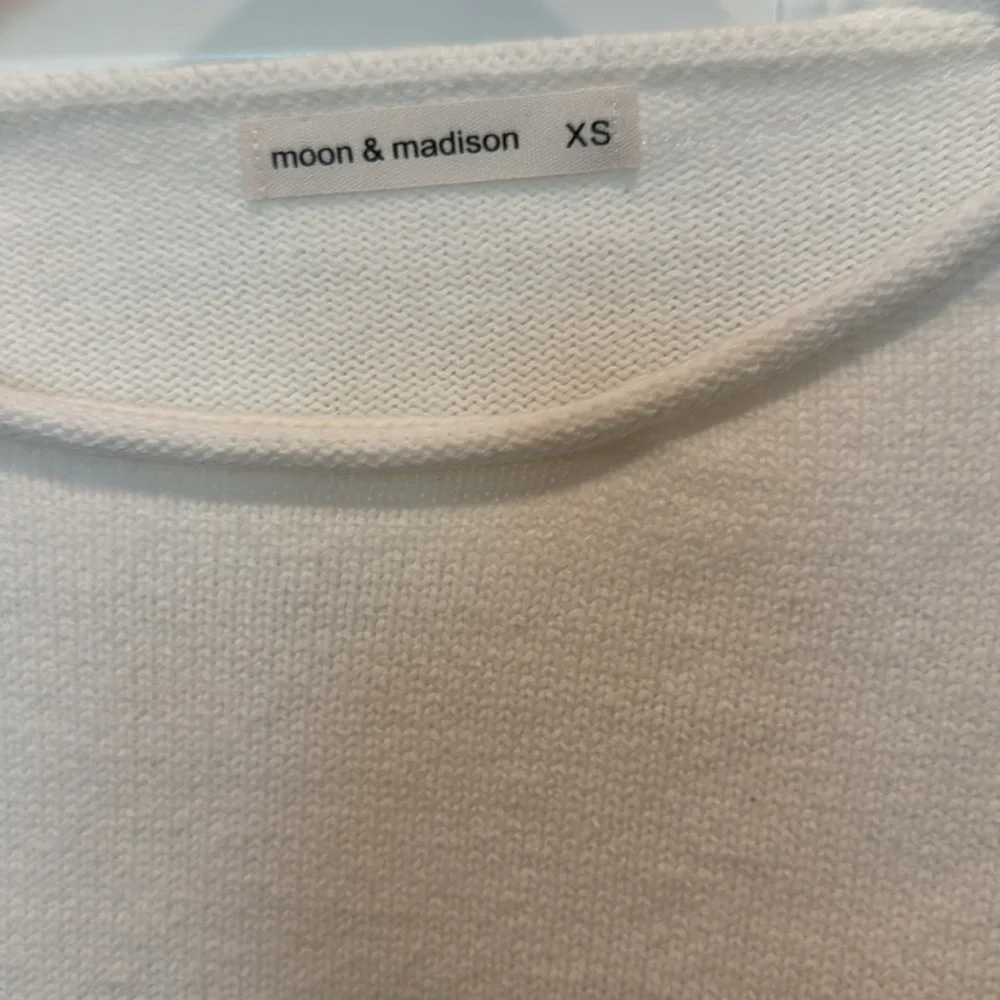MOON & Madison Salty Long Sleeve Cropped Sweater Size XS - Picture 3 of 10